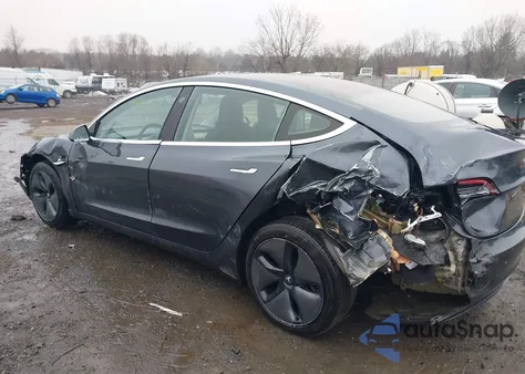 2018 Tesla Model 3 Long Range/Mid Range from USA, damaged, VIN 5YJ3E1EA4JF123647
